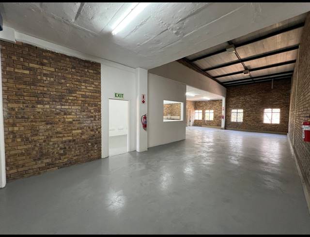 280M² WAREHOUSE TO LET IN STRIJDOMPARK